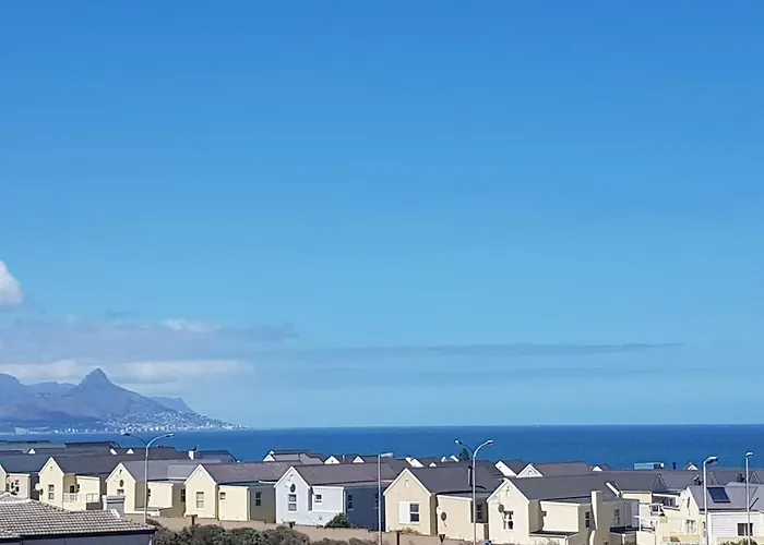 Dolphin Ridge
