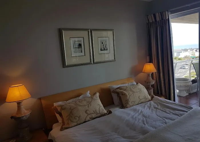 Dolphin Ridge